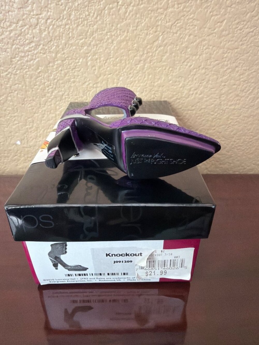 2010 Lorraine Vail Just the Right Shoe "Knockout" Mini Shoe Fig Purple NEW - Picture 8 of 10